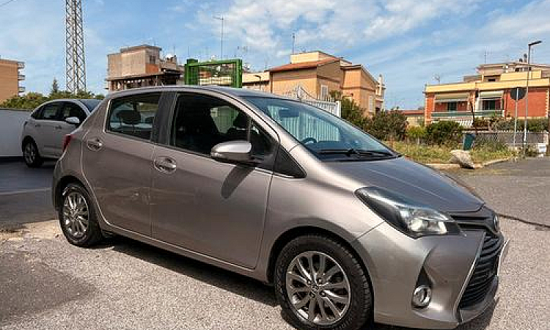 Toyota Yaris 1.0 5 P...