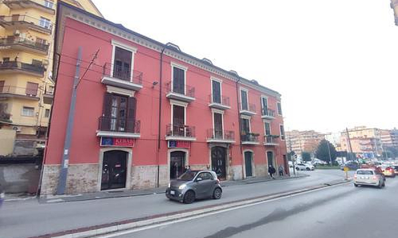 3 Locali Con Terrazz...