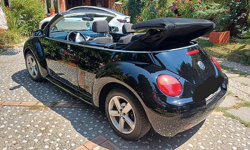 Volkswagen New Beetl...