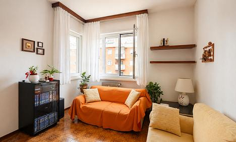 Trilocale Con Balcon...