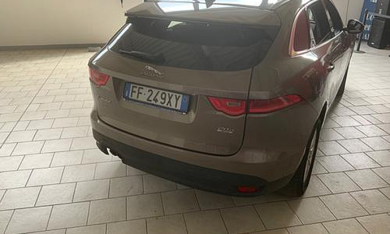 Jaguar F-Pace (X761)...