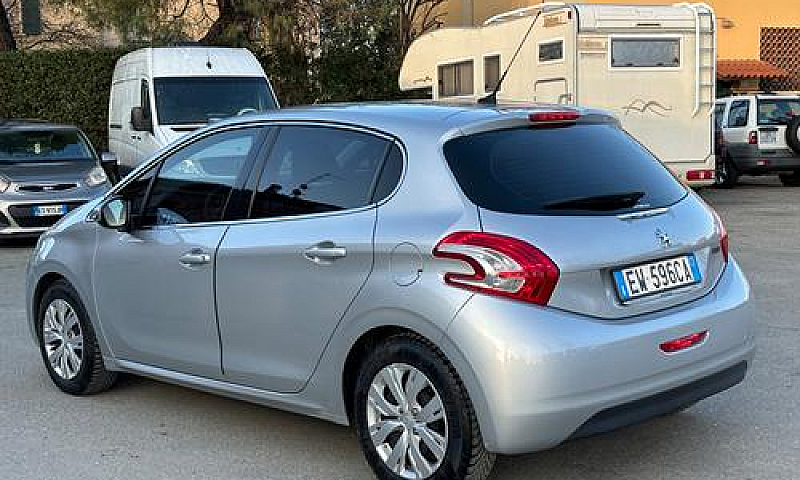 Peugeot 208 Puretech...