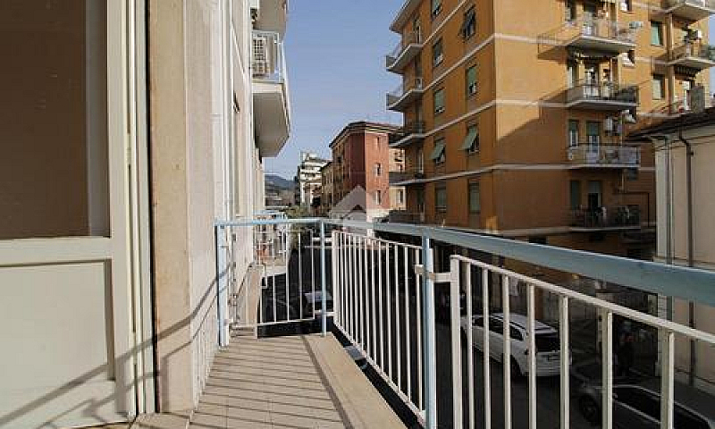3 Locali A Terni...
