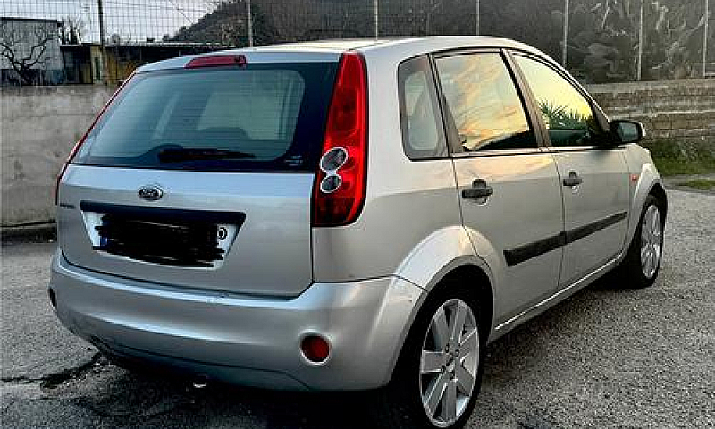 Ford Fiesta 1.2 Ghia...