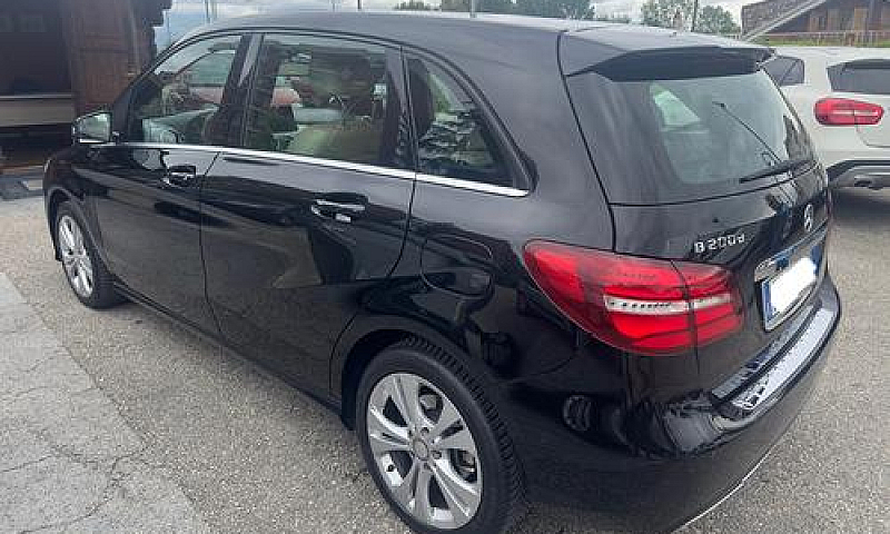 Mercedes-Benz B 200 ...