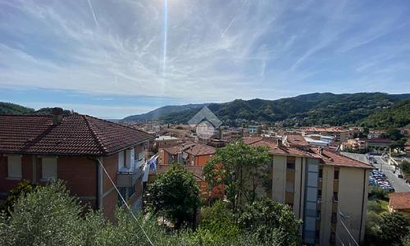 4 Locali A Carrara...