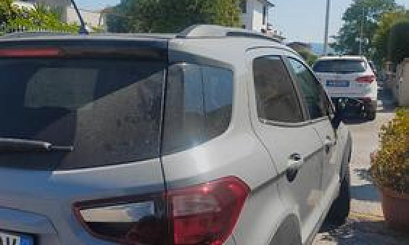 Ford Ecosport Active...