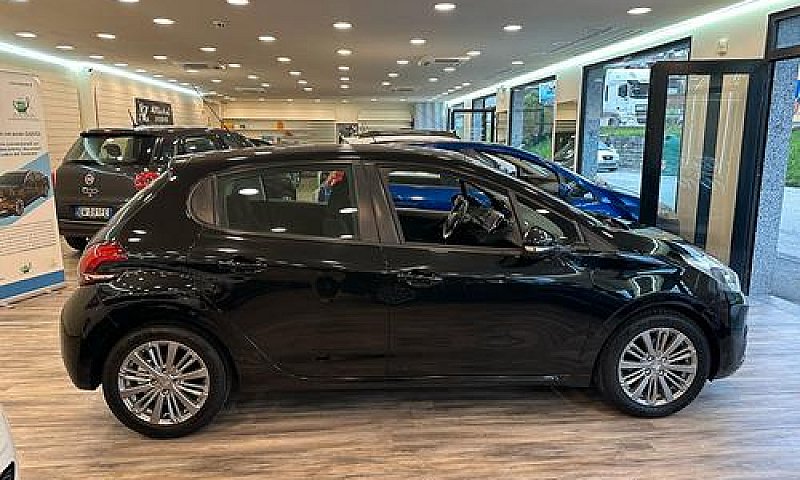 Peugeot 208 Puretech...