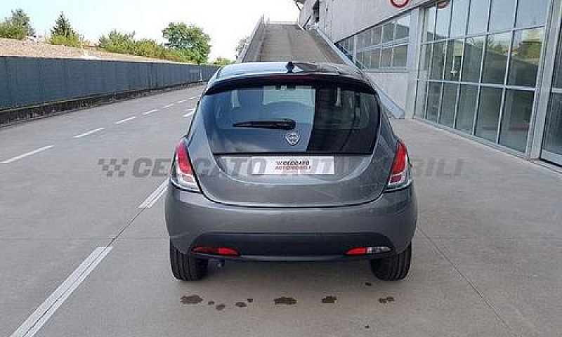 Lancia Ypsilon 1.0 F...