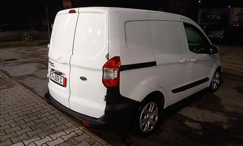 Ford Tourneo Courier...