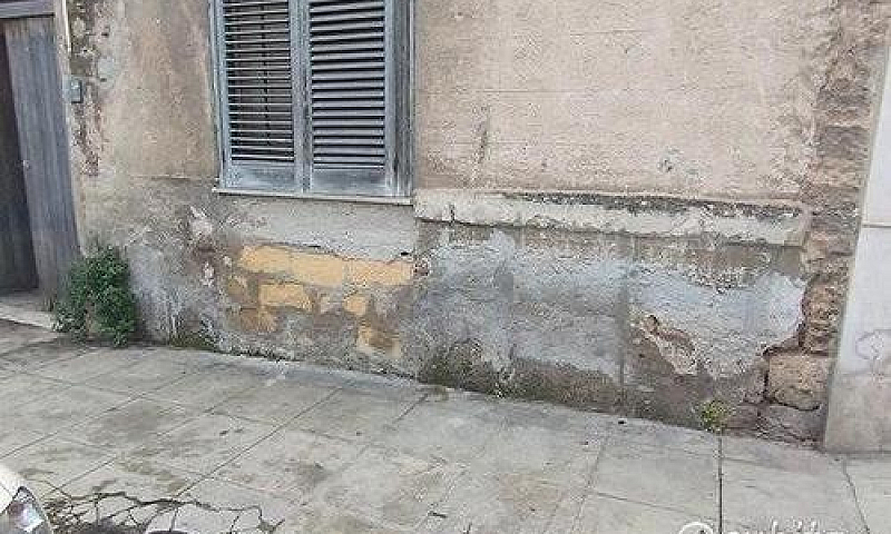 Palazzina Via La Log...