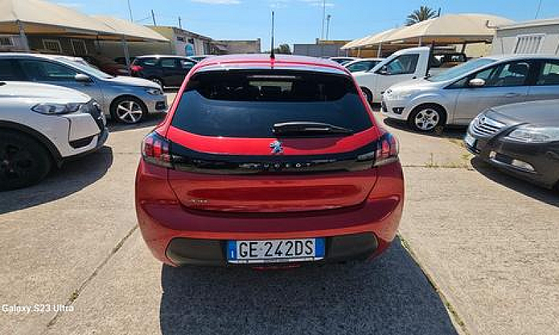 Peugeot 208 1.2 Allu...