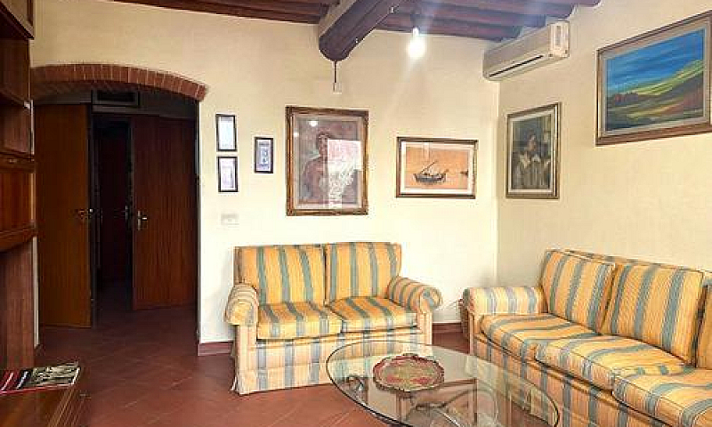 Appartamento A Lucca...