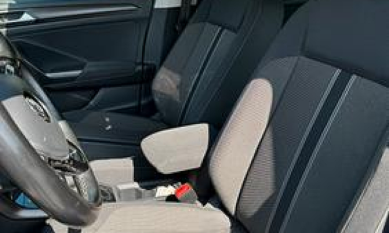 Volkswagen T-Roc 1.0...