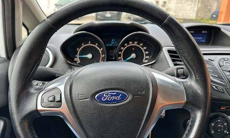 Ford Fiesta 5P. 1200...