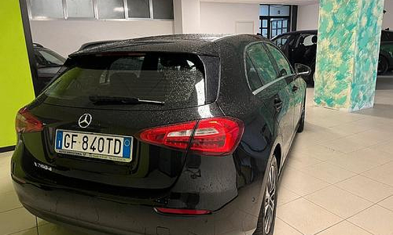 Mercedes-Benz A 200 ...