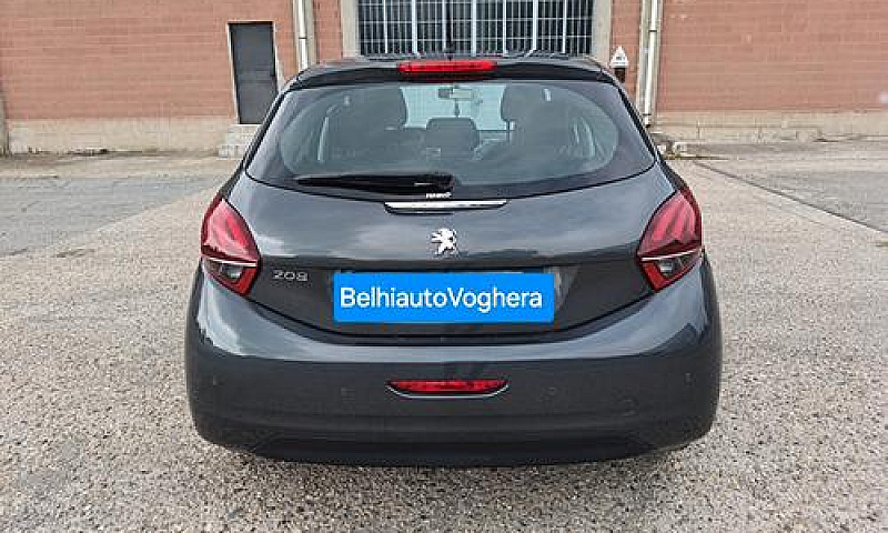 Peugeot 208 2015---1...