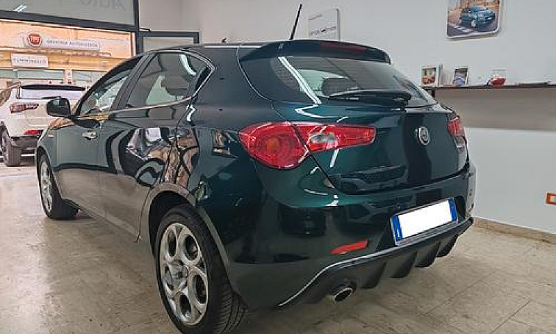 Alfa Romeo Giulietta...