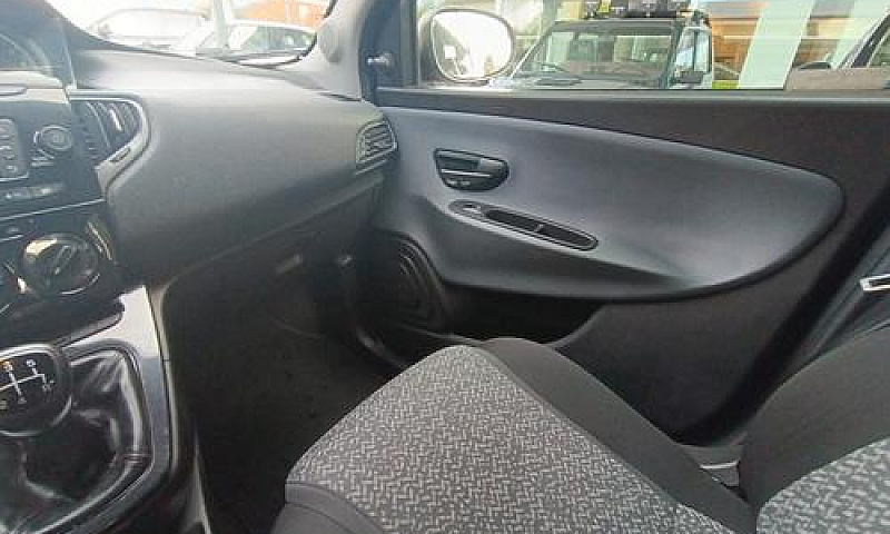 Lancia Ypsilon Gpl E...