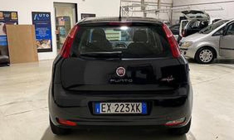 Fiat Punto 1.4 S&S 8...