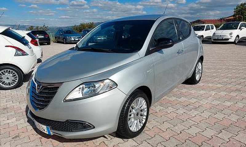 Lancia Ypsilon 1.3 M...