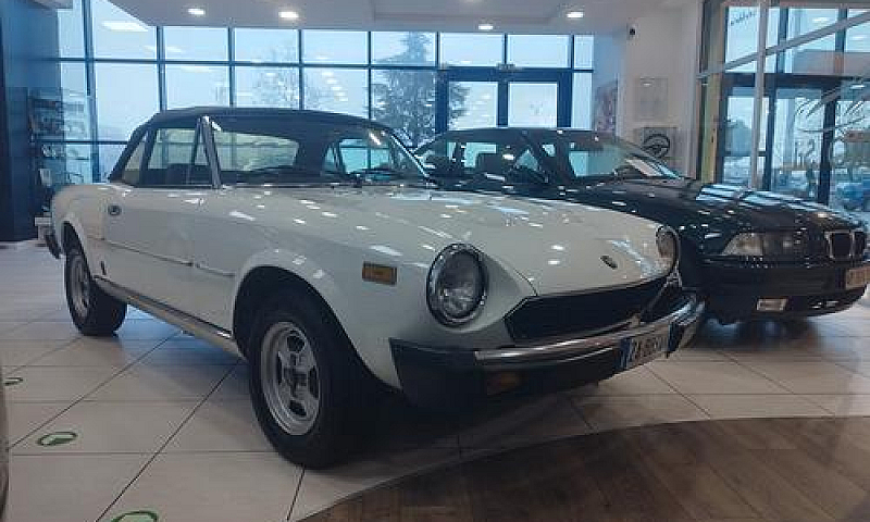 Fiat 124 Spider Amer...