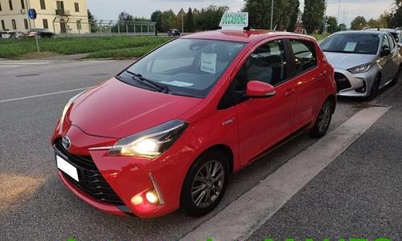 Toyota Yaris 1.5 Hyb...