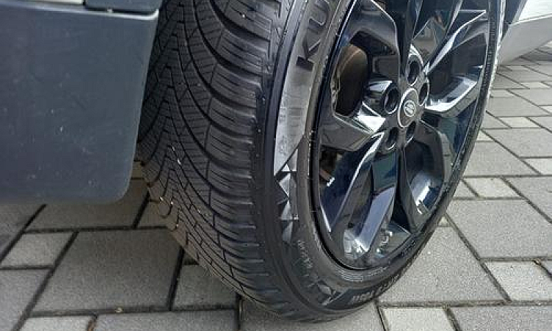 Land Rover Discovery...