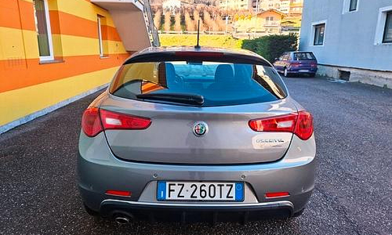 Alfa Romeo Giulietta...