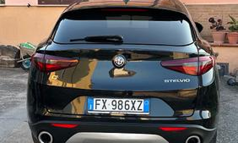 Alfa Romeo Stelvio -...