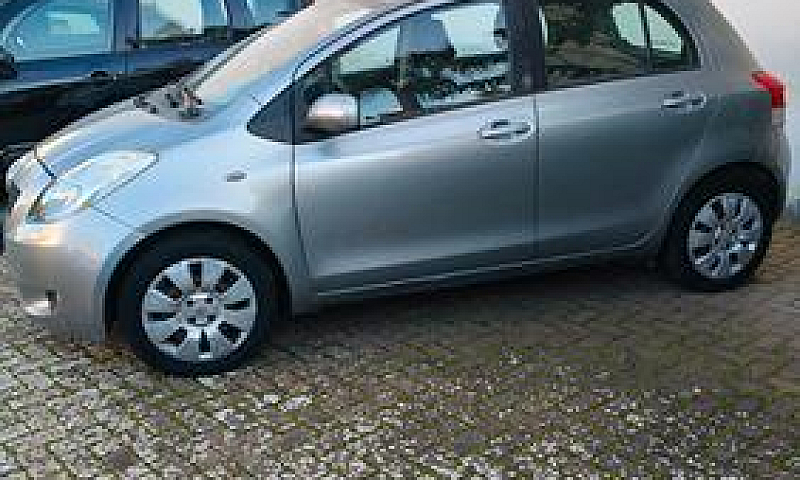 Toyota Yaris 1.3...