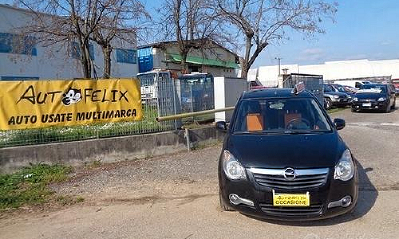 Opel Agila 1.2 16V 8...