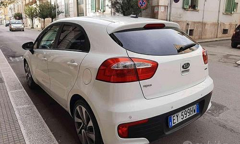 Kia Rio 1.1 Crdi 75C...