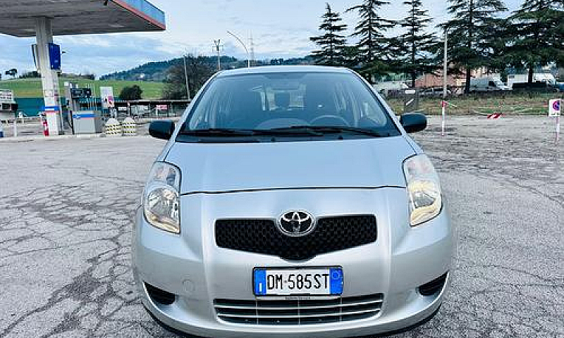 Toyota Yaris 1.0 5 P...
