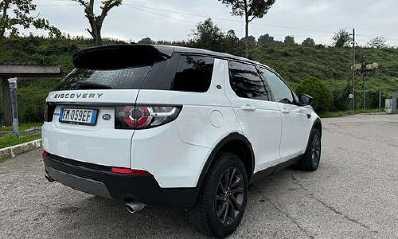 Land Rover Discovery...