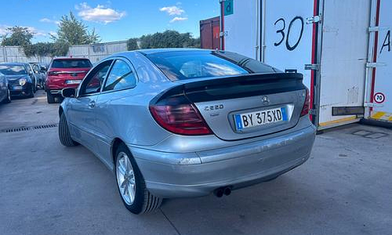 Mercedes-Benz C 220 ...