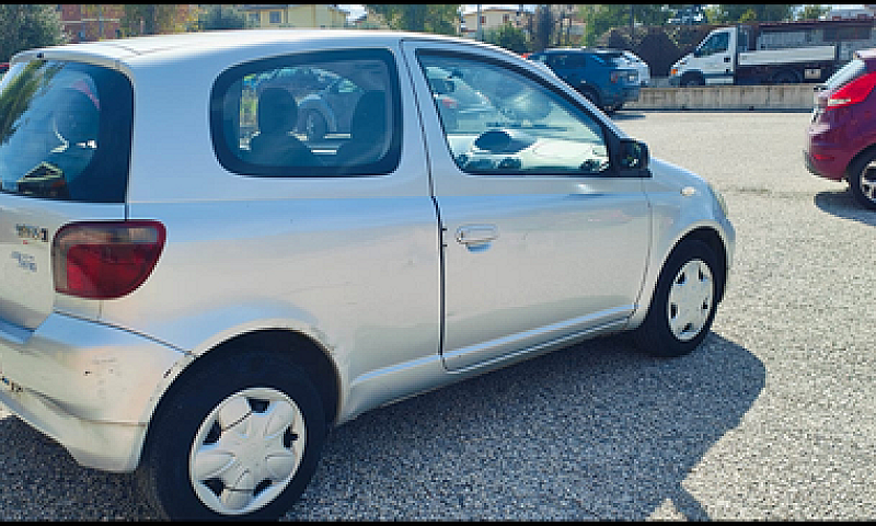 Toyota Yaris 1.0 Sol...