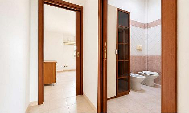 Bilocale Con Posto A...
