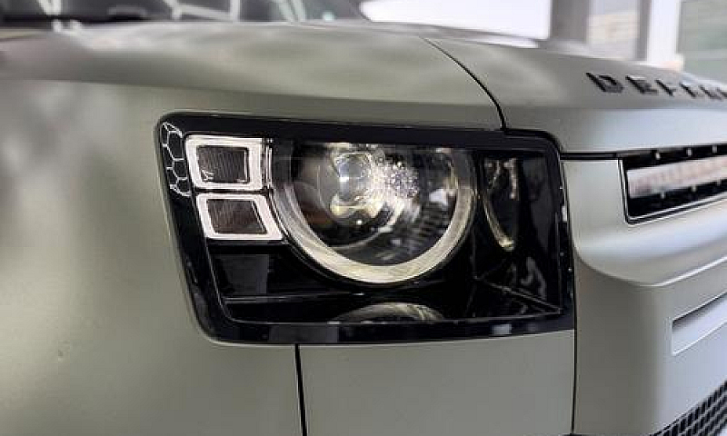 Land Rover Defender ...