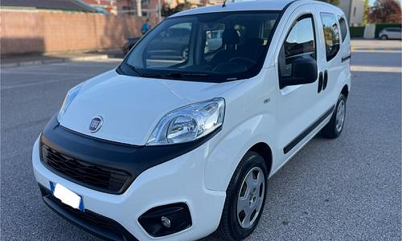 Fiat Qubo 1.3 Mjt 80...