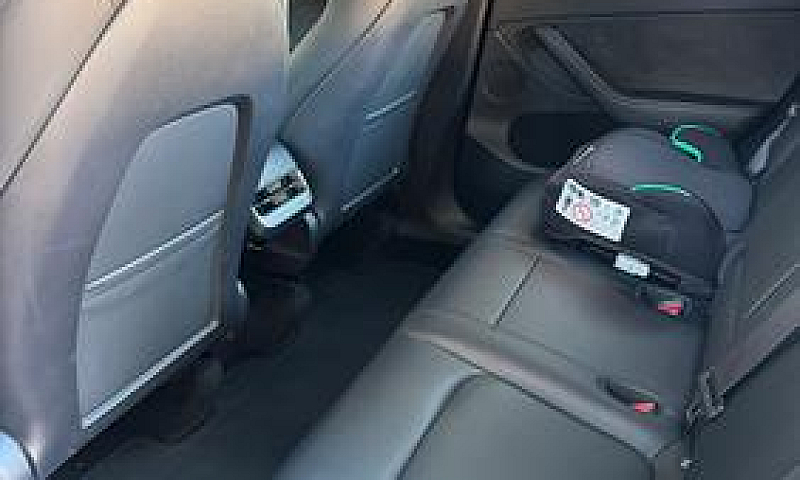 Tesla Model Y Agosto...
