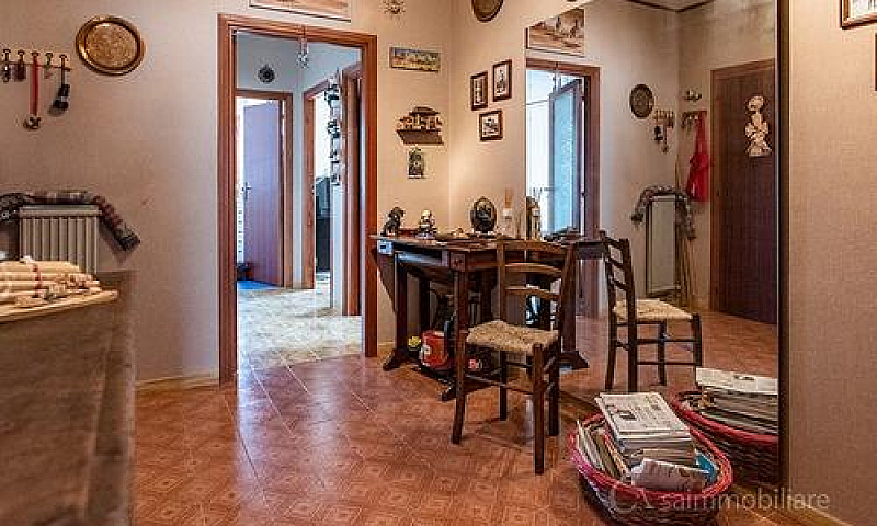 4 Vani Con Balcone E...