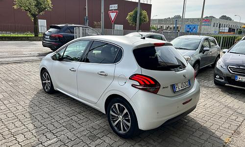 Peugeot 208 Bianco O...