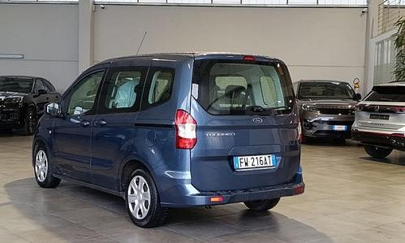 Ford Tourneo Courier...