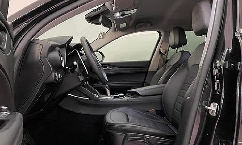 Alfa Romeo Stelvio 2...