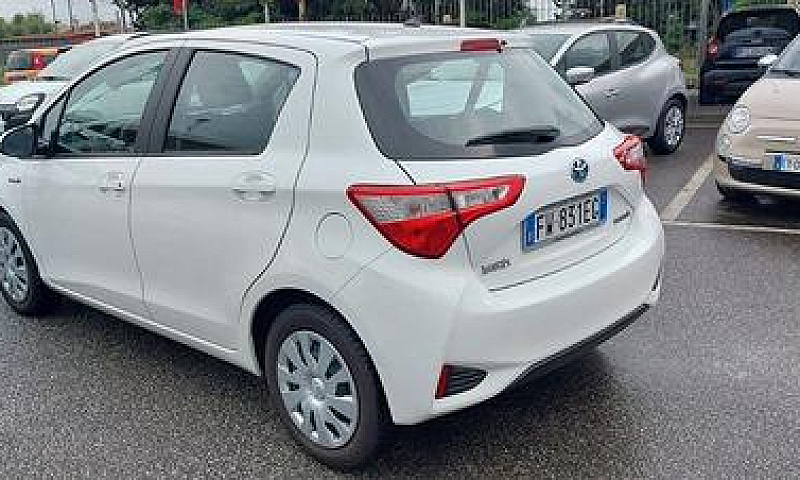 Toyota Yaris 1.5 Hyb...