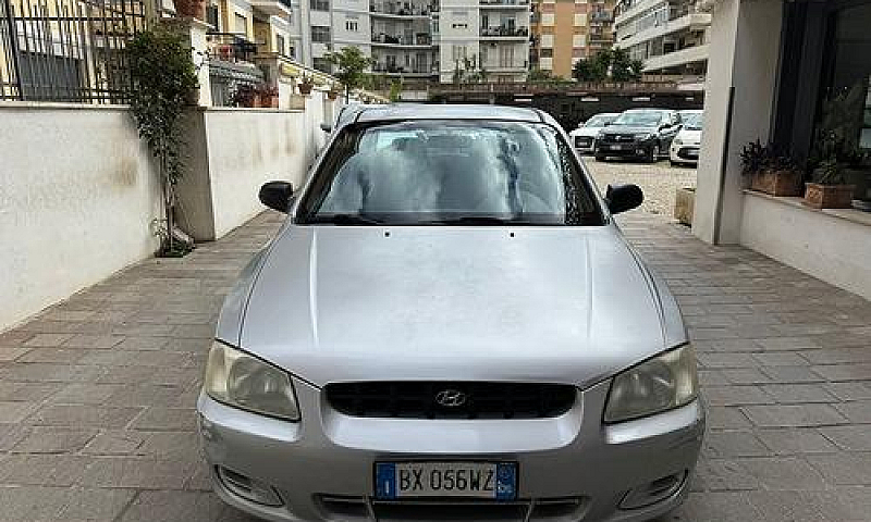 Hyundai Accent 1.3I ...