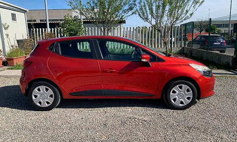 Renault Clio 1.2 75C...
