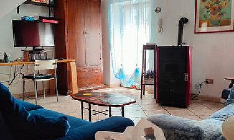 Casa Semindipendente...