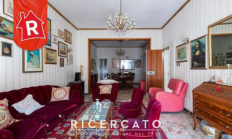 Appartamento 1°P Via...
